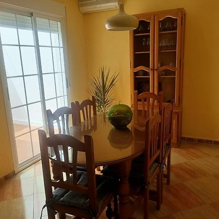 Chalet Adosado Con Azotea Andaluza Y Patio, Junto A La Playa إيسلا كريستينا المظهر الخارجي الصورة