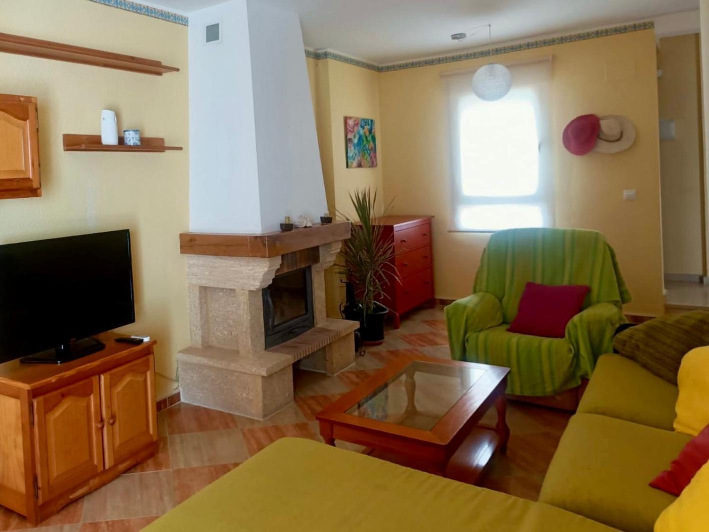 Chalet Adosado Con Azotea Andaluza Y Patio, Junto A La Playa إيسلا كريستينا المظهر الخارجي الصورة