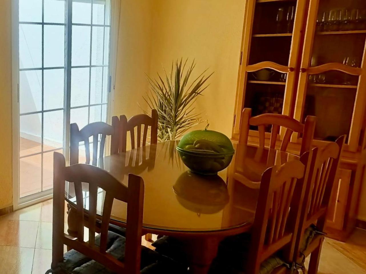 Chalet Adosado Con Azotea Andaluza Y Patio, Junto A La Playa إيسلا كريستينا المظهر الخارجي الصورة